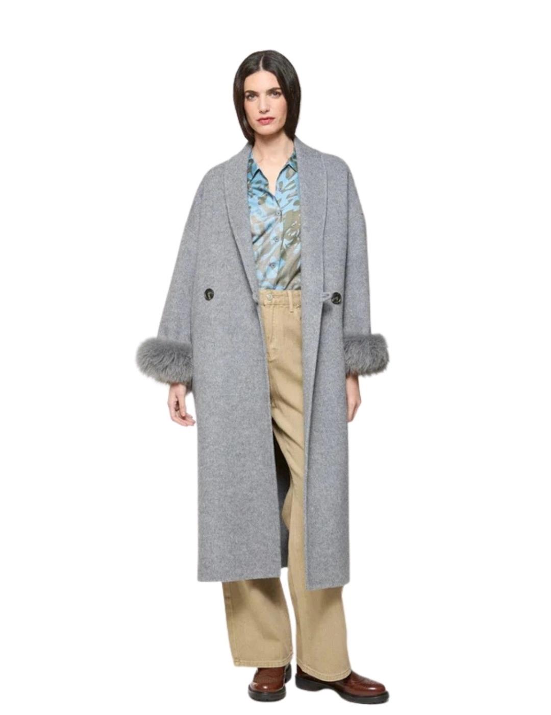 Mercedes De Miguel Abrigo Clásico Gris