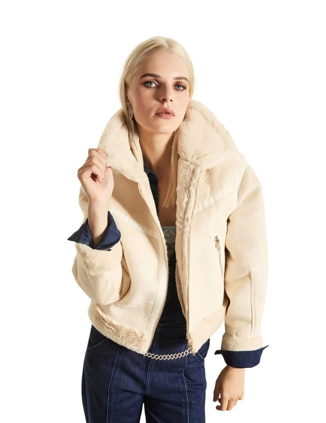 Gaudi Chaqueta corta de ante Crema