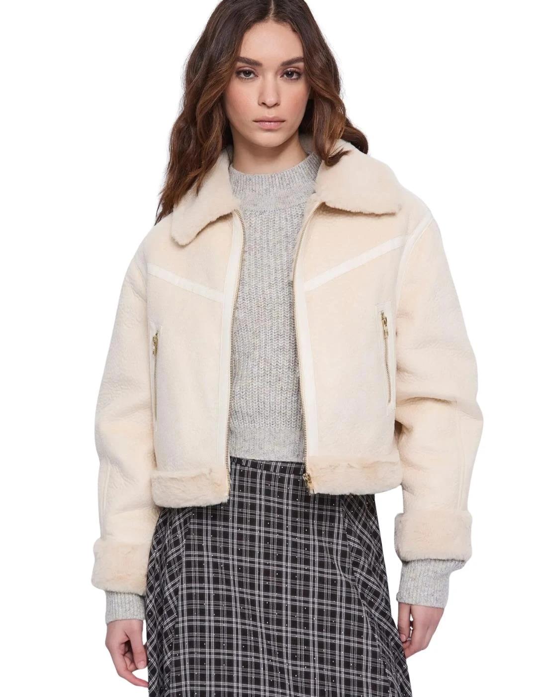 Gaudi Chaqueta corta de ante Crema