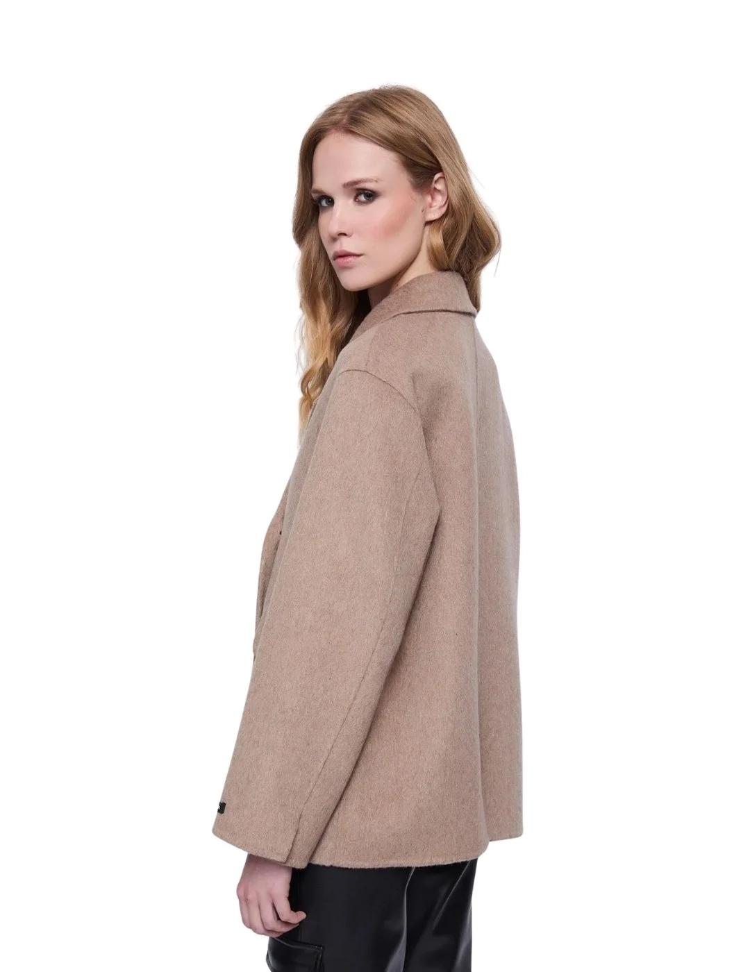 Gaudi Abrigo corto Beige