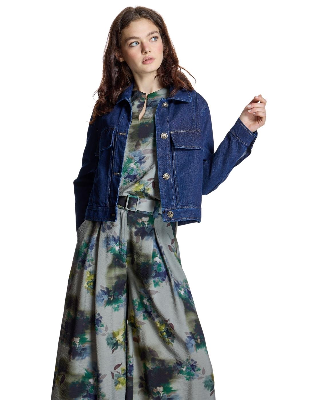 Alba Conde Blusa fluida con estampado floral