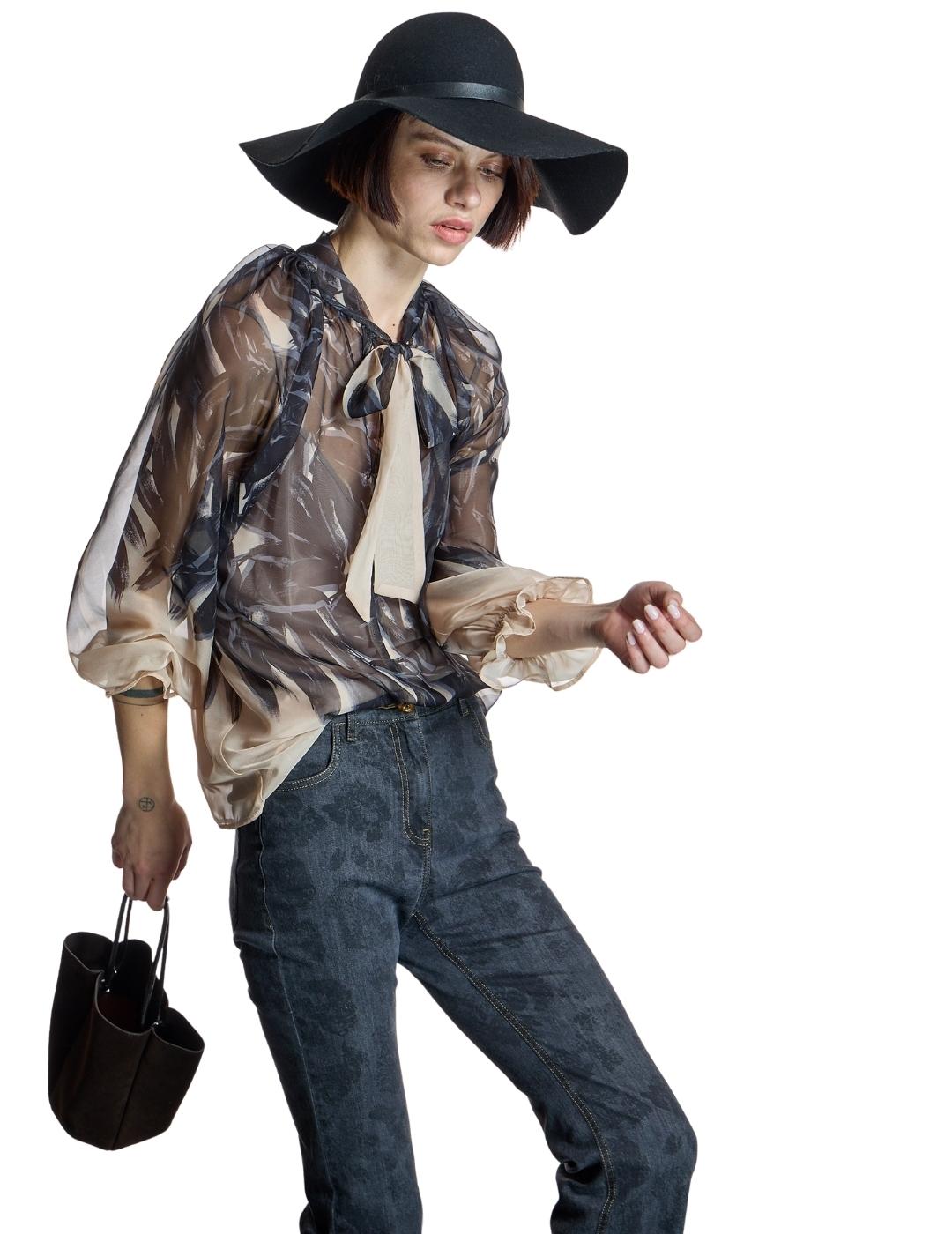 Alba Conde Blusa de gasa estampada con lazada