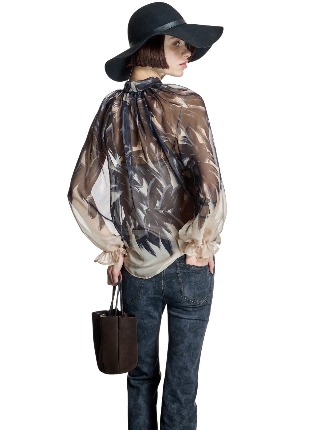 Alba Conde Blusa de gasa estampada con lazada