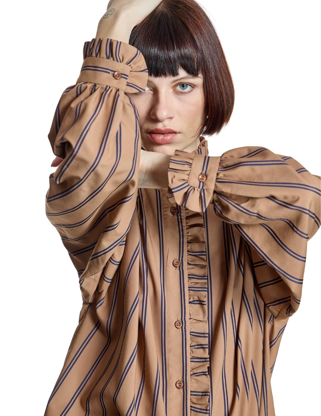 Alba Conde Blusa Camel de rayas