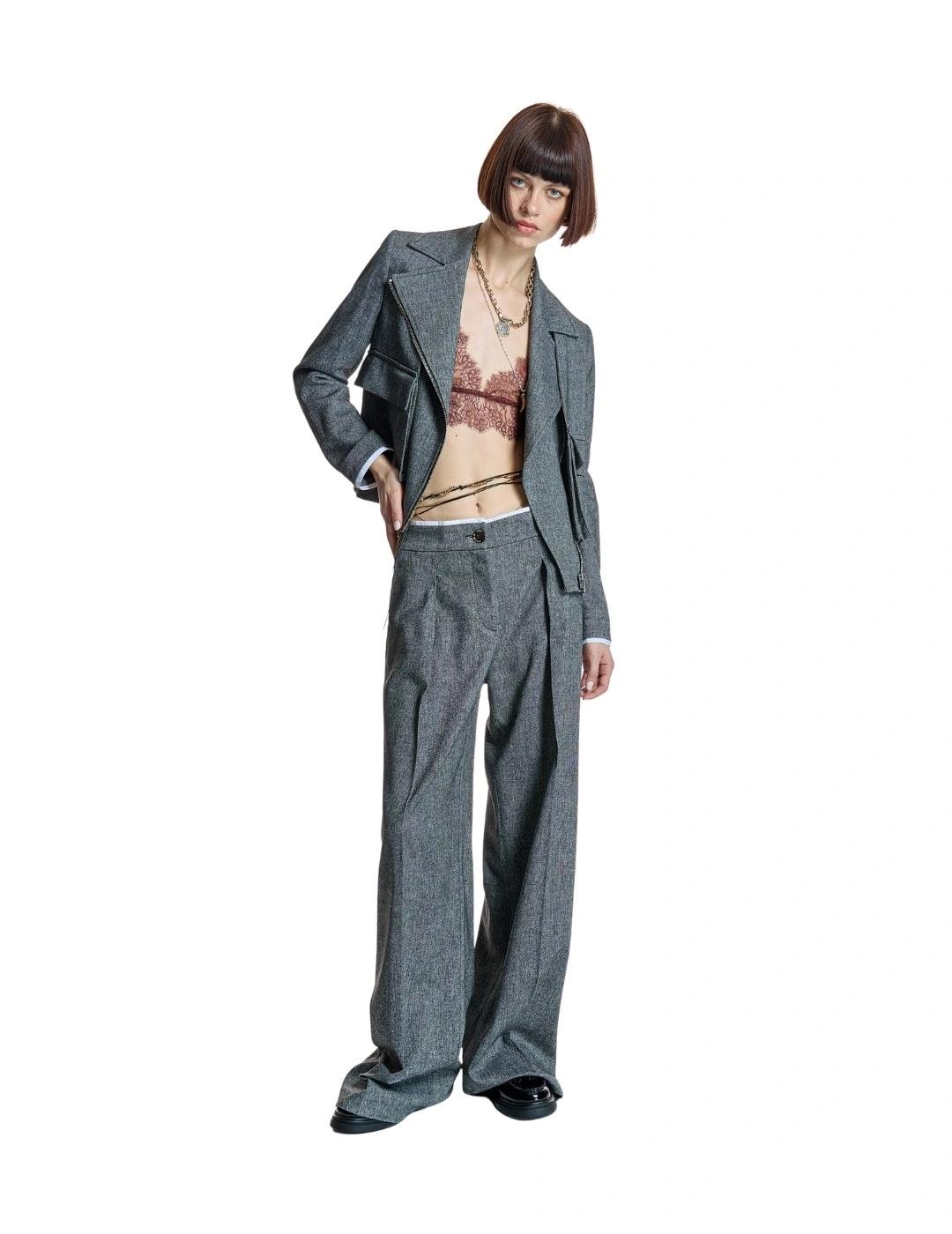 Alba Conde Pantalón gris ancho con pinzas