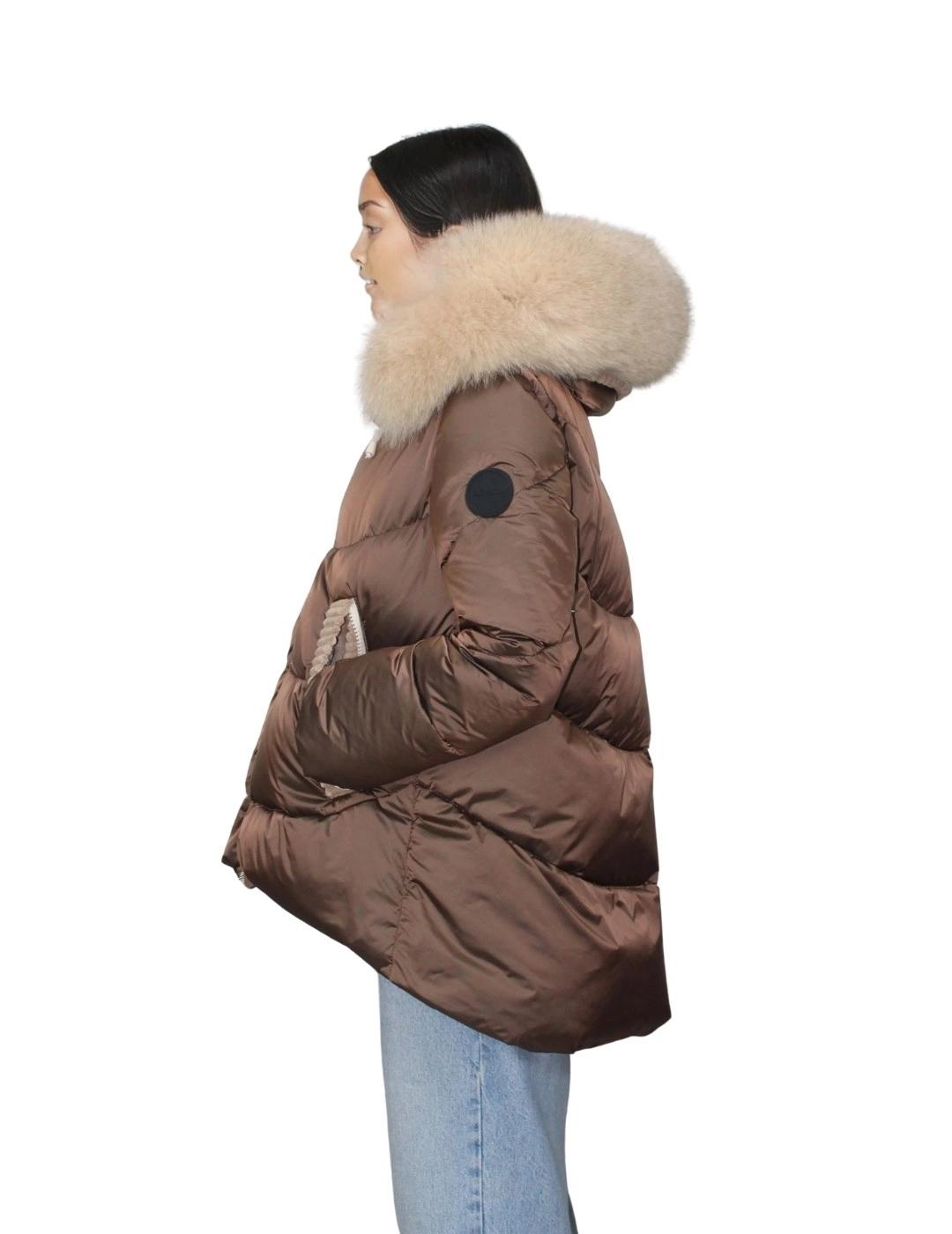 Flo&Clo Parka Marrón corta con capucha