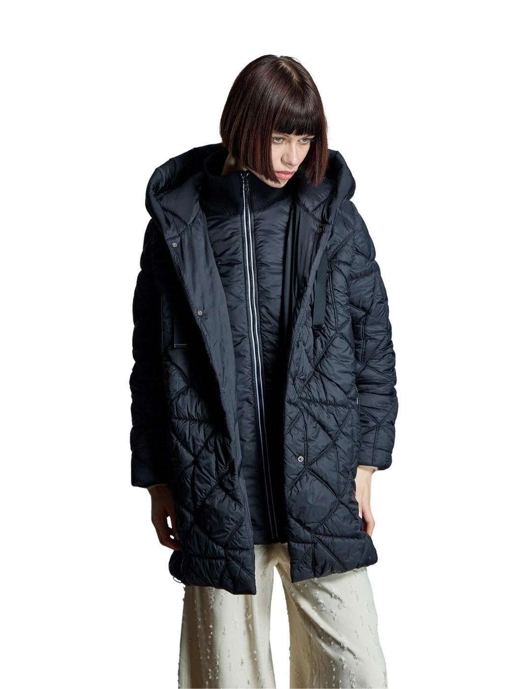 Alba Conde Parka Negra acolchada Oversize