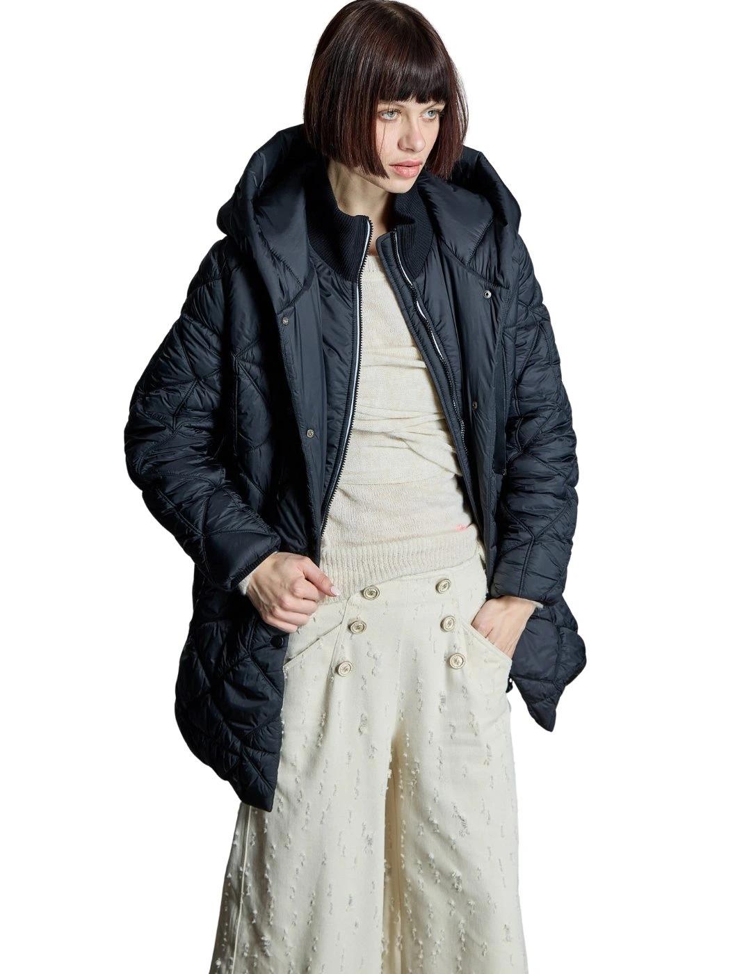 Alba Conde Parka Negra acolchada Oversize