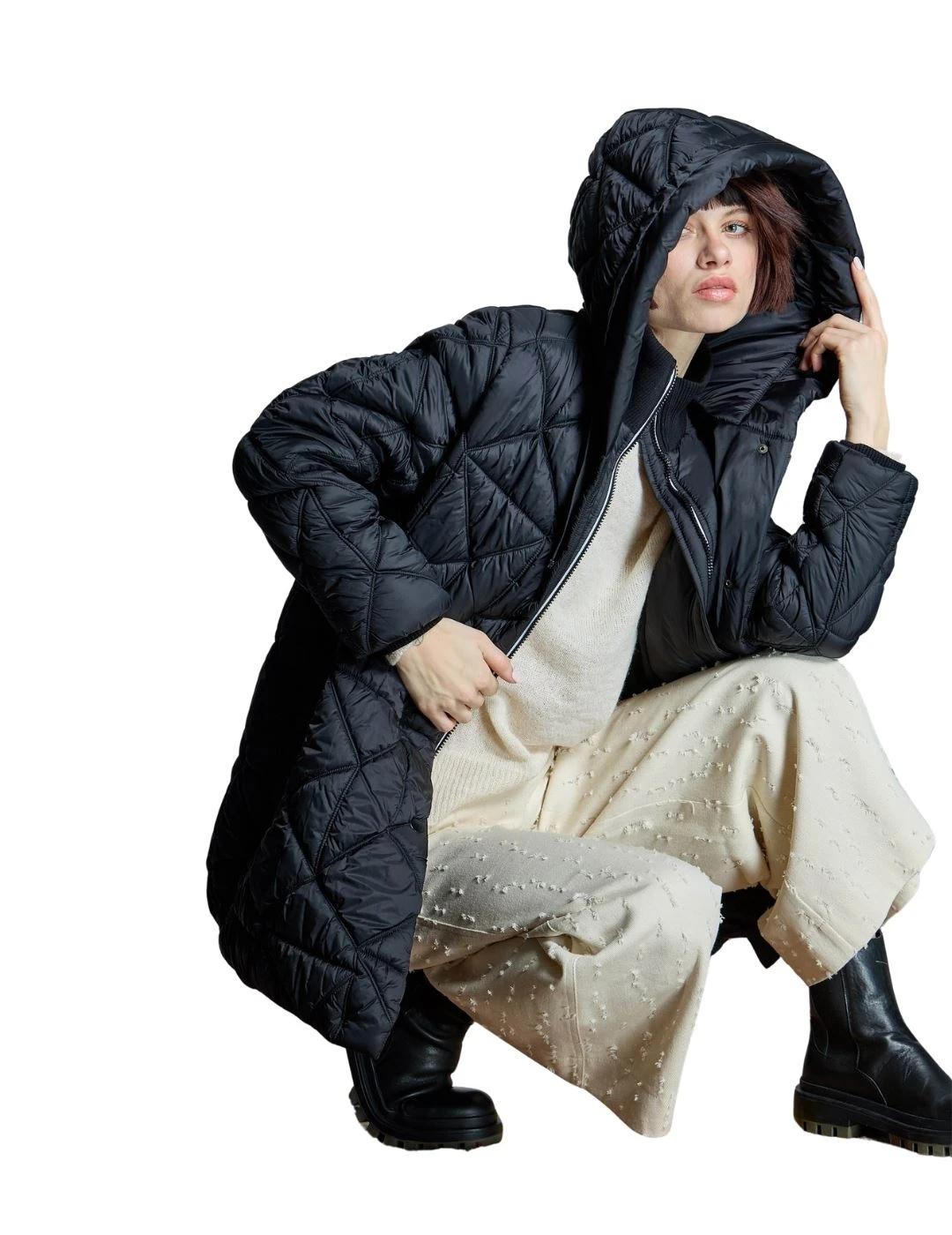 Alba Conde Parka Negra acolchada Oversize