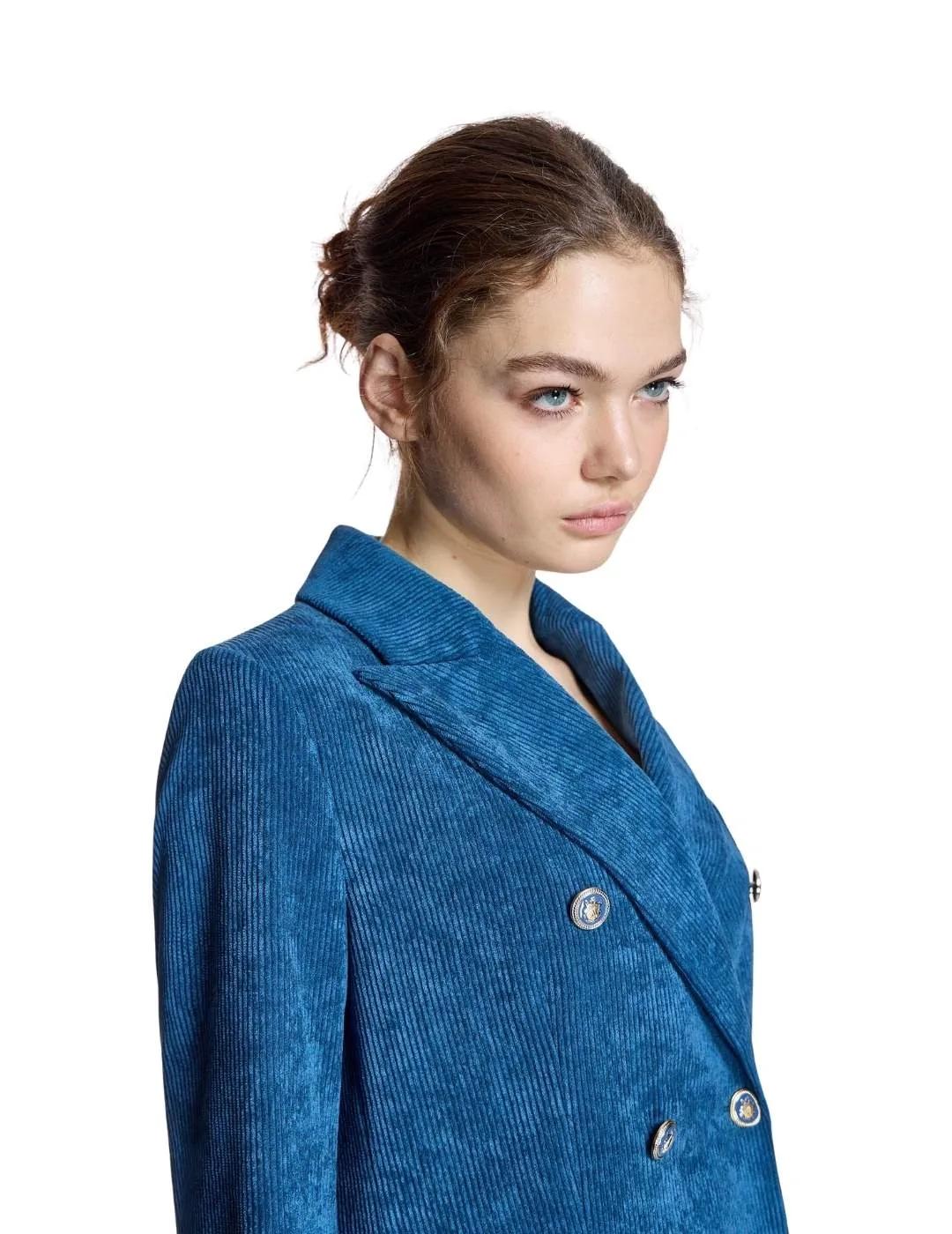 Alba Conde Americana Azul