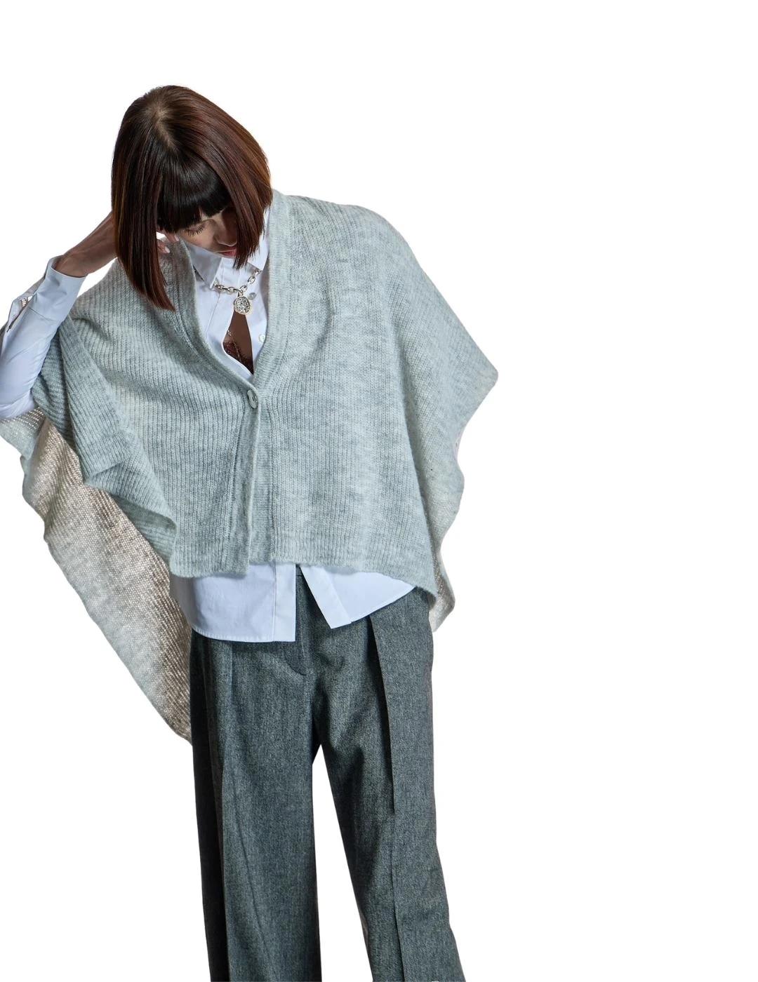 Alba Conde Capa de punto fino Gris