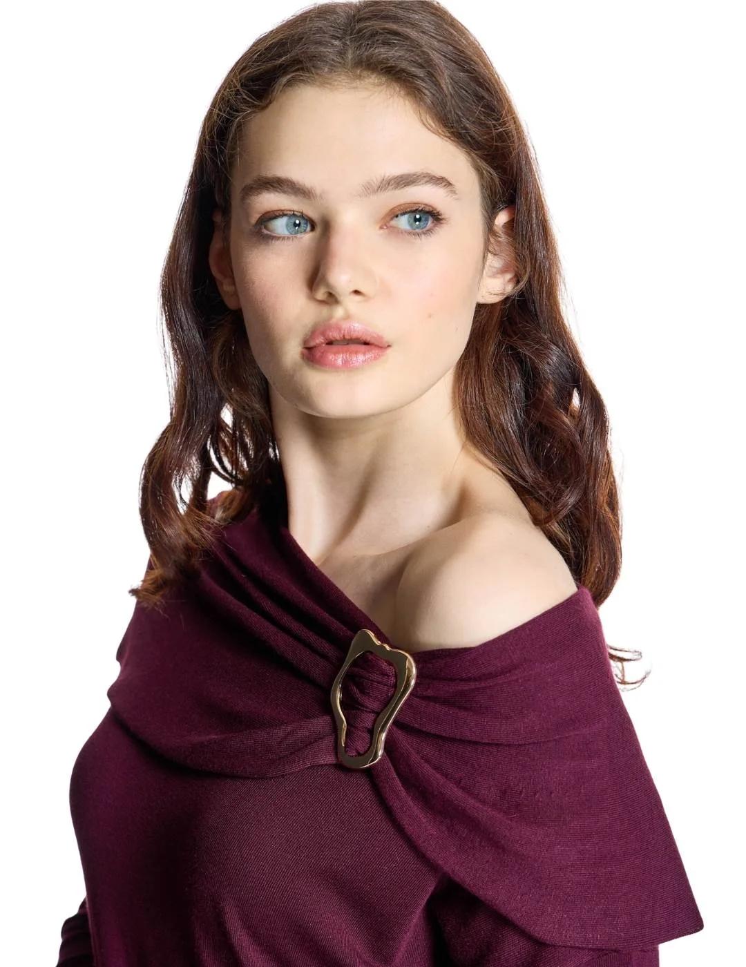 Alba Conde Jersey Burdeos con aplique