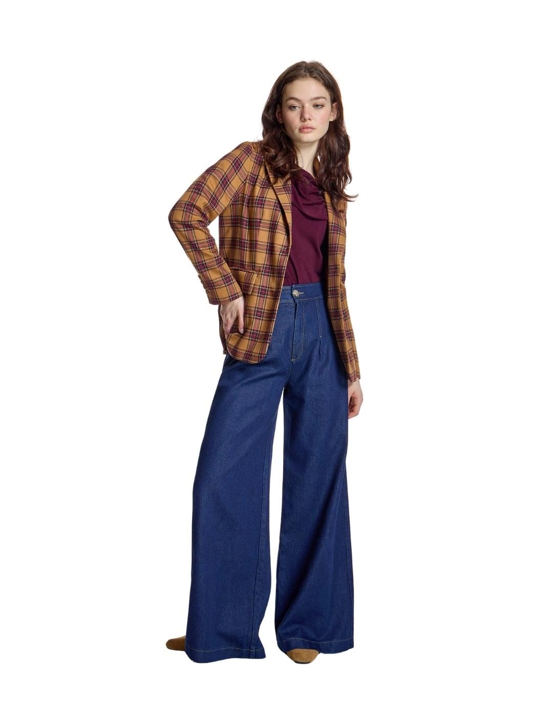 Alba Conde Jersey Burdeos con aplique