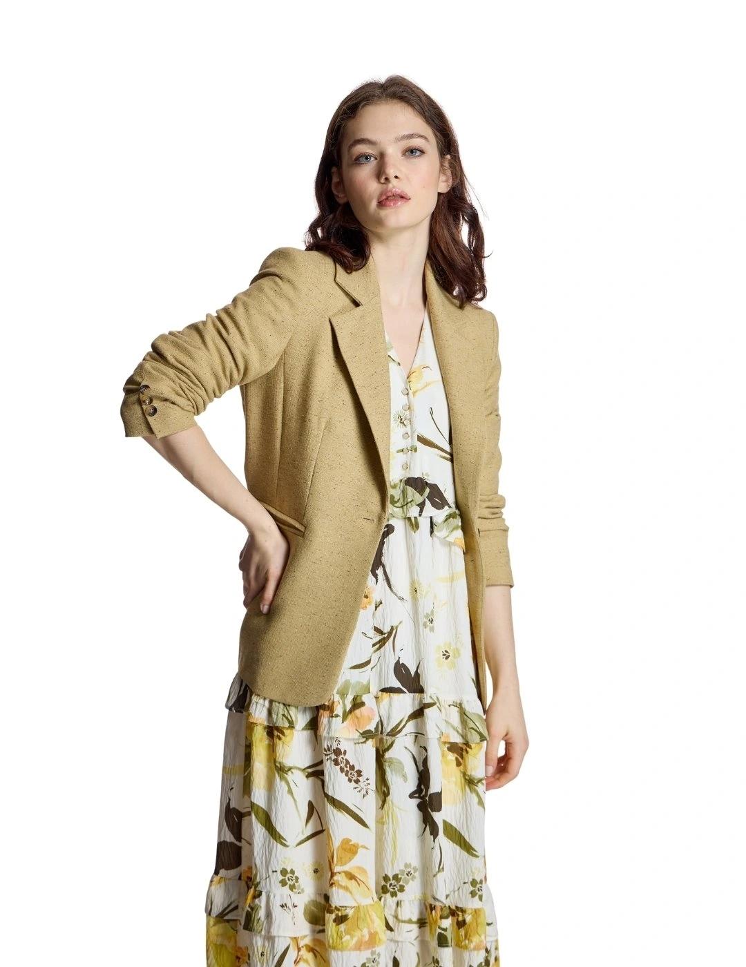 Alba Conde Blazer Amarilla