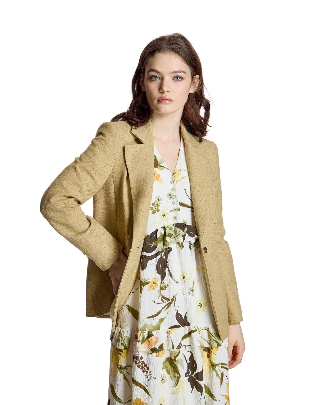 Alba Conde Blazer Amarilla