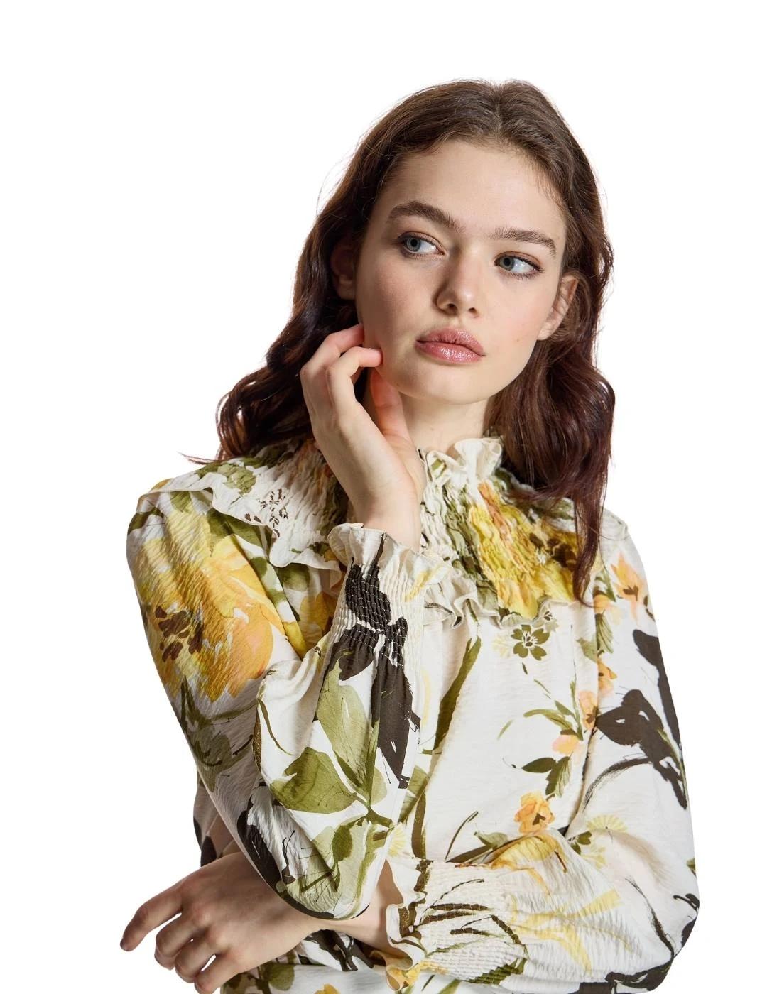 Alba Conde Blusa flores amarillas
