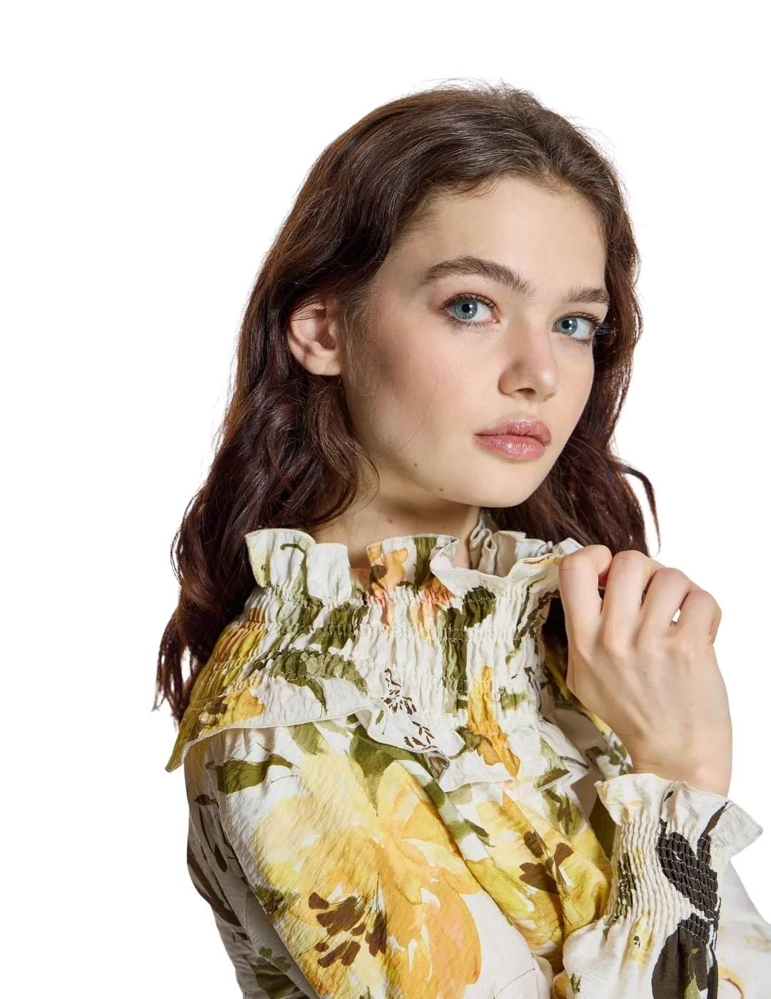 Alba Conde Blusa flores amarillas