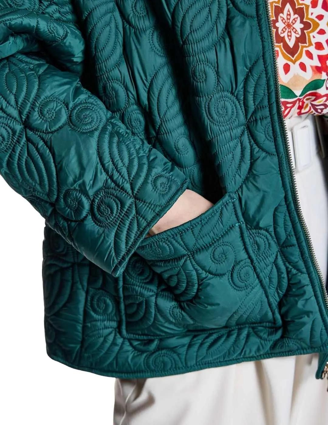 Alba Conde Cazadora verde esmeralda