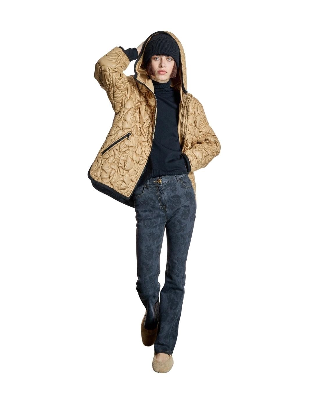 Alba Conde Parka acolchada camel con textura