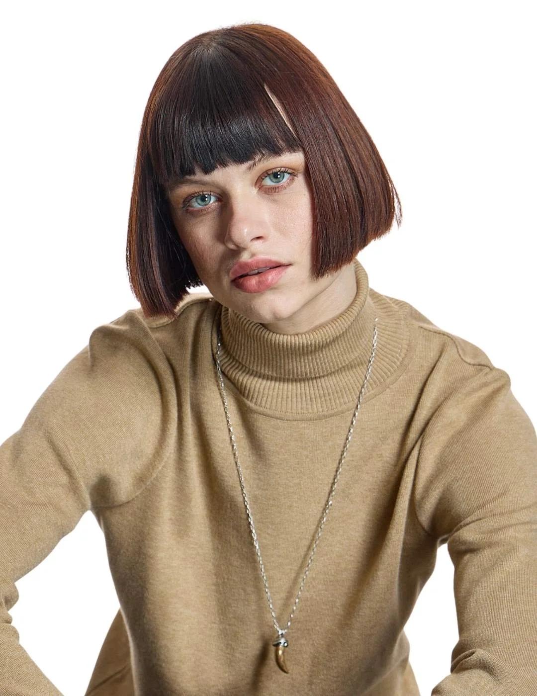 Alba Conde Jersey Camel de punto fino cuello vuelt