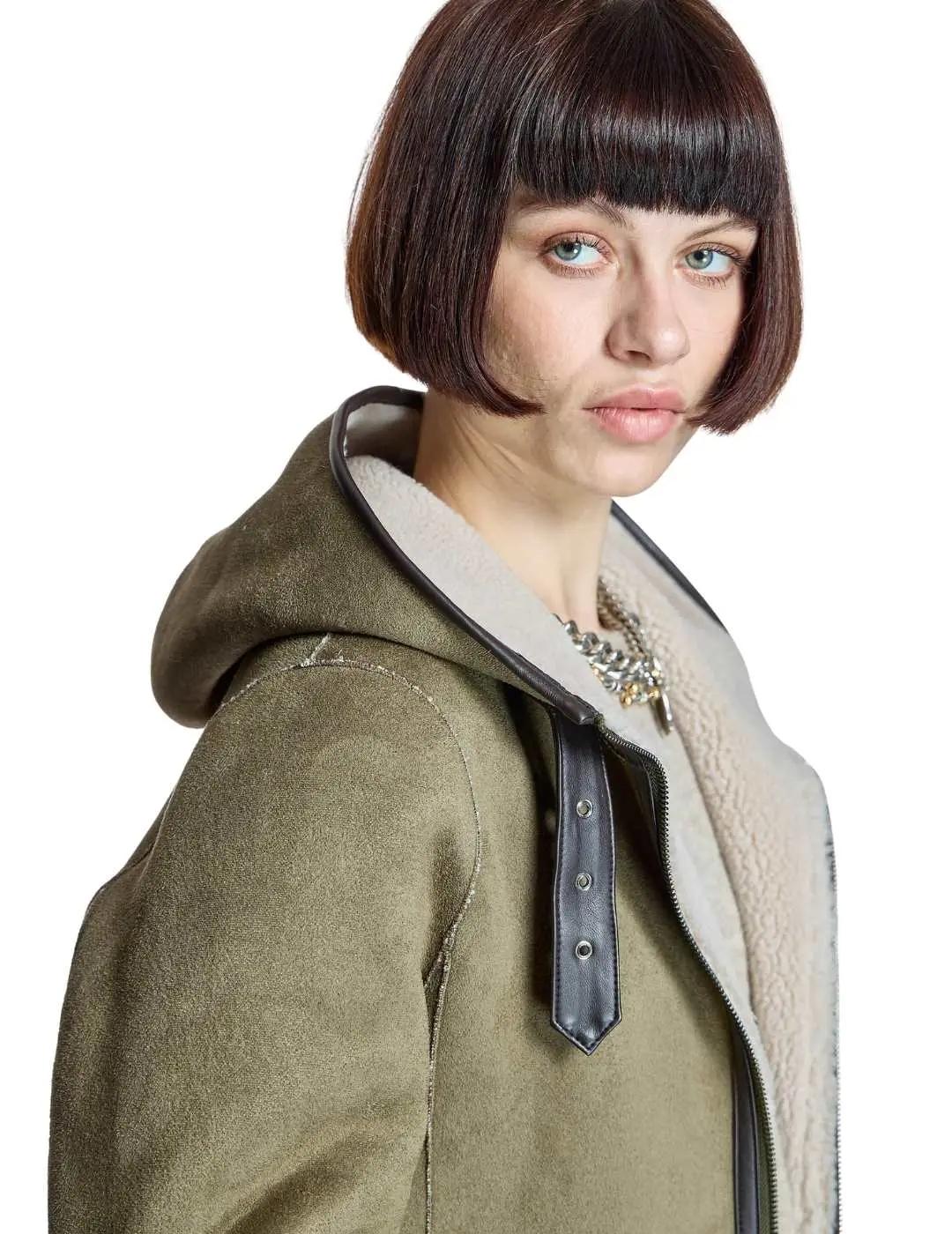 Alba Conde Chaquetón Kaki doble faz