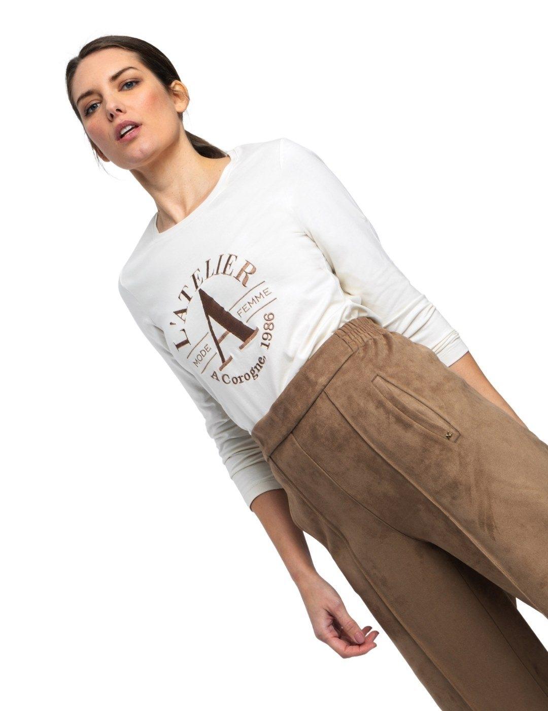 Camiseta Alba Conde Crudo Escudo Para Mujer