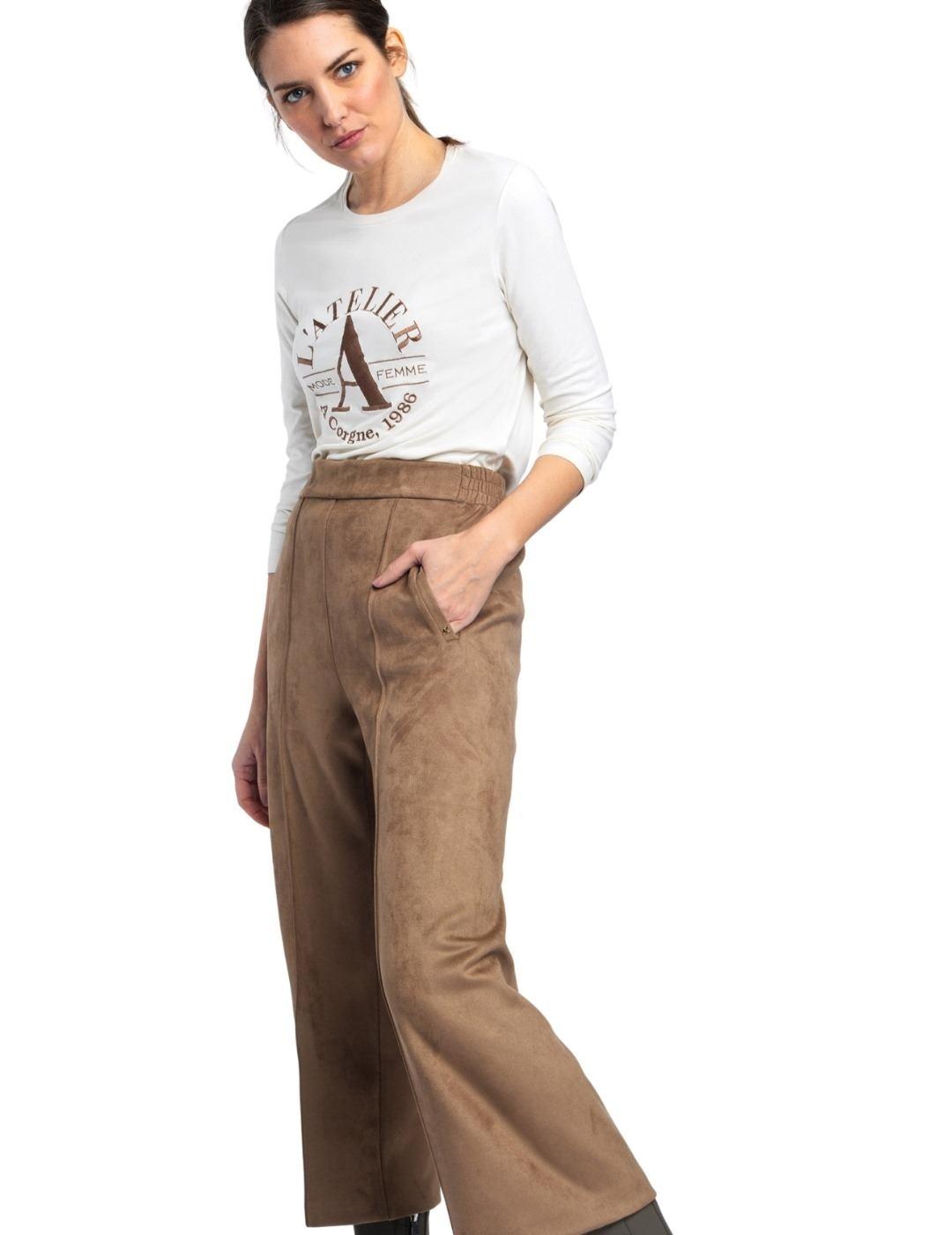 Camiseta Alba Conde Crudo Escudo Para Mujer