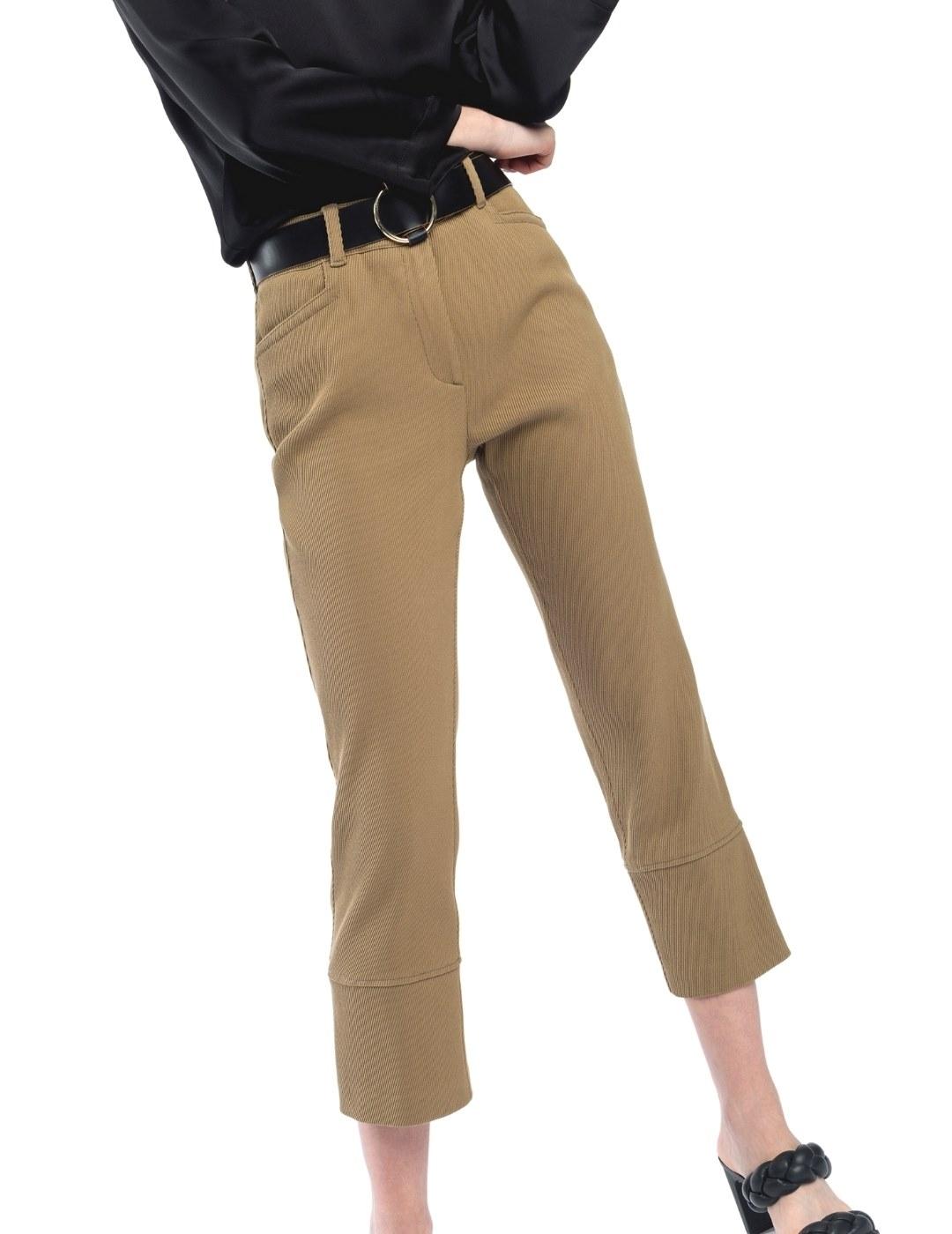 Pantalón Alba Conde Camel Pirata Para Mujer